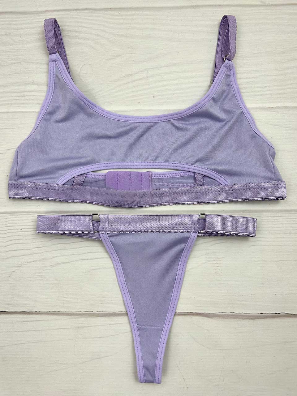 Conjunto deportivo lila