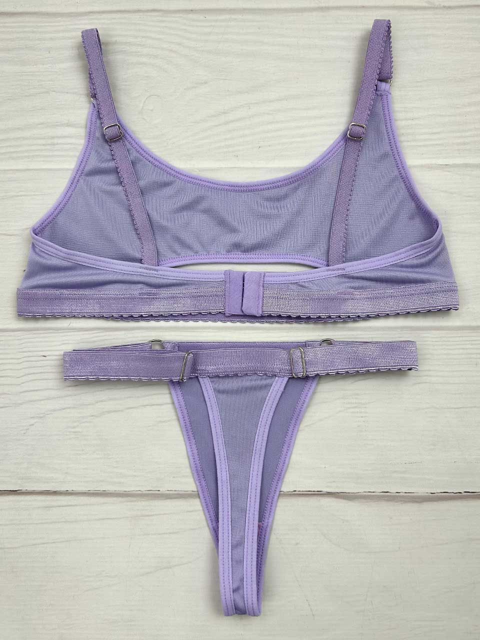Conjunto deportivo lila