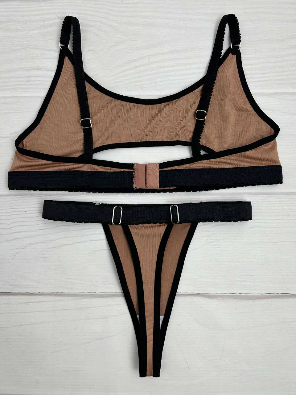 Conjunto deportivo cafe