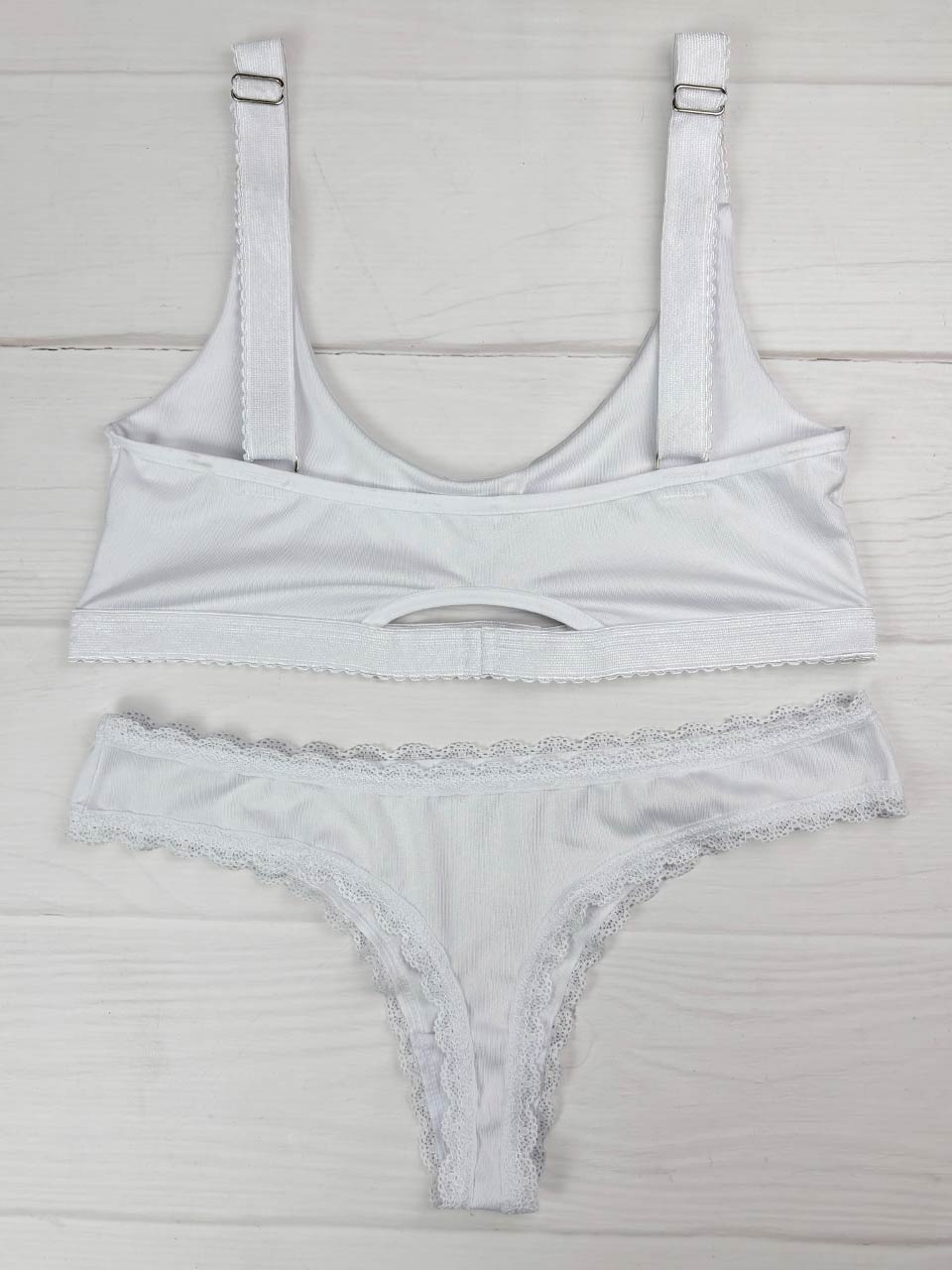 Conjunto esencial blanco