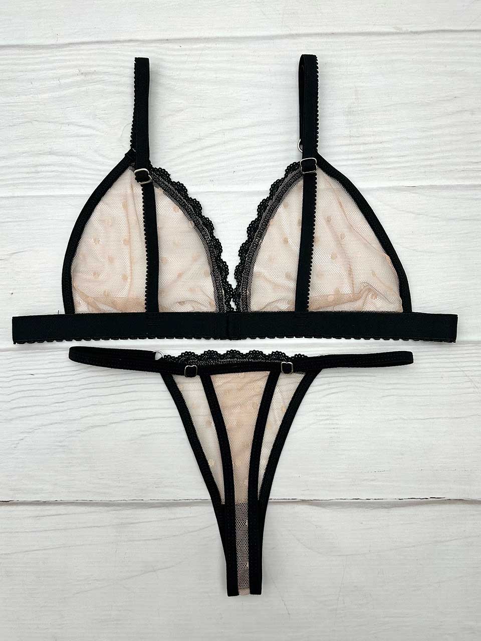 Conjunto grabado beige