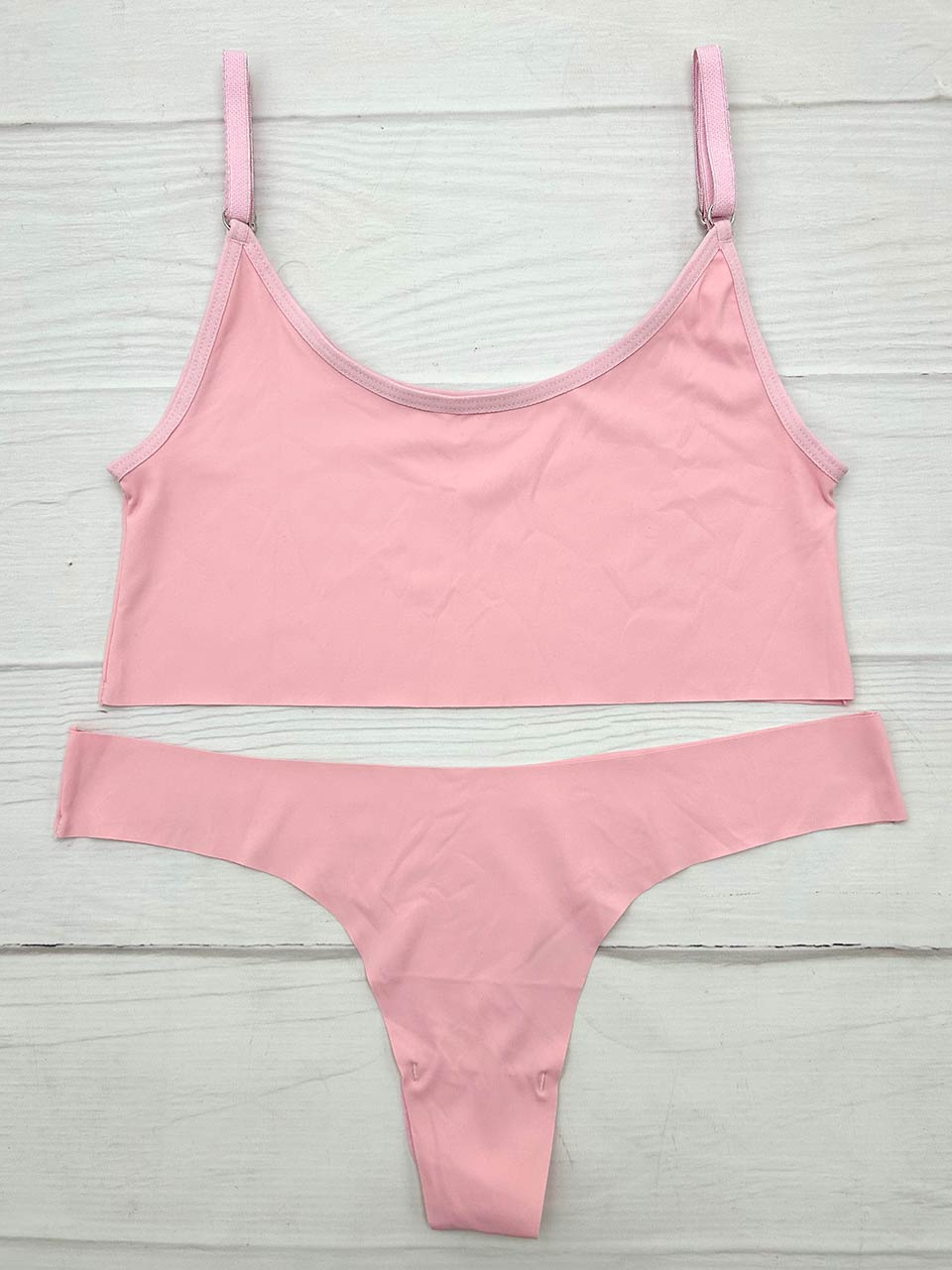 Conjunto invisible rosa