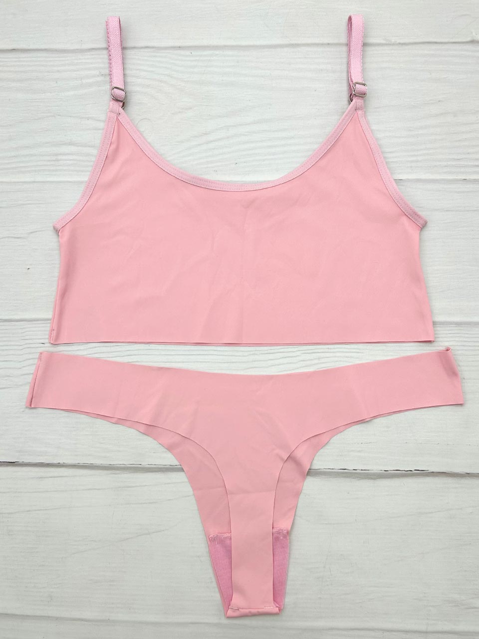 Conjunto invisible rosa