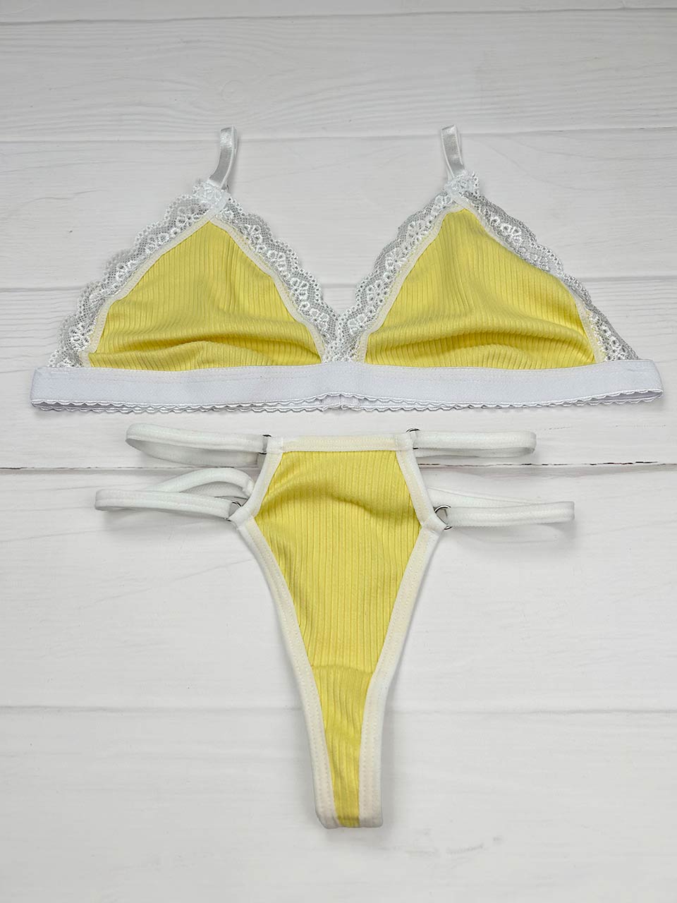 Conjunto rib triangulo amarillo