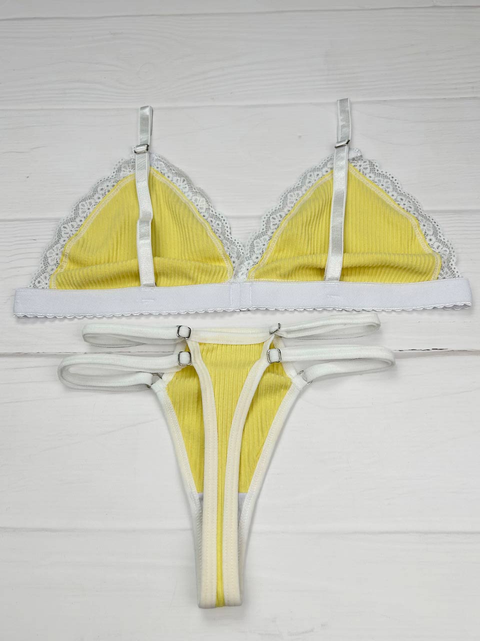 Conjunto rib triangulo amarillo