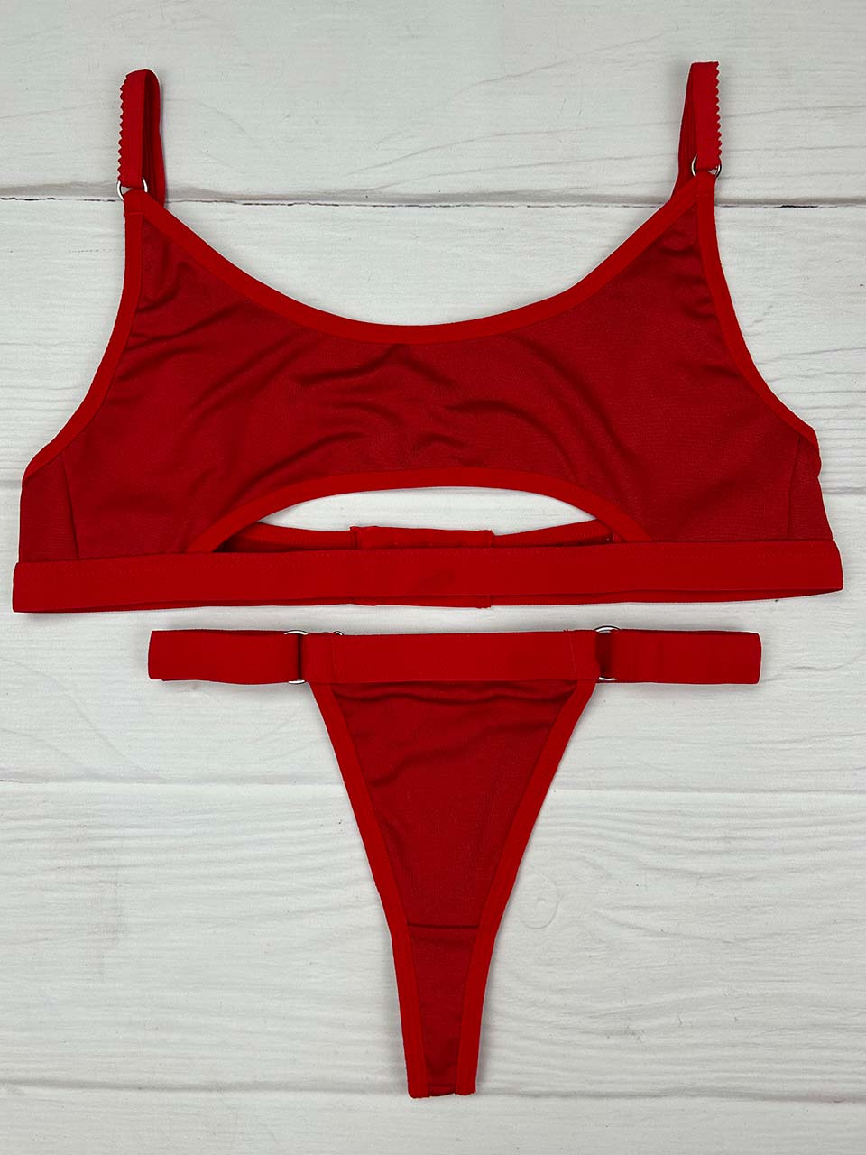 Conjunto deportivo rojo