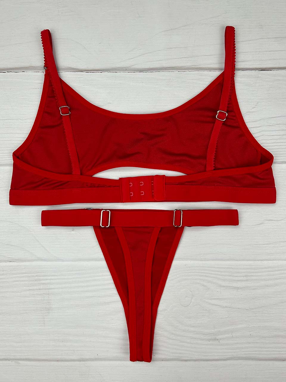 Conjunto deportivo rojo