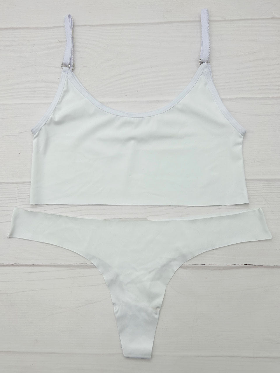 Conjunto invisible blanco