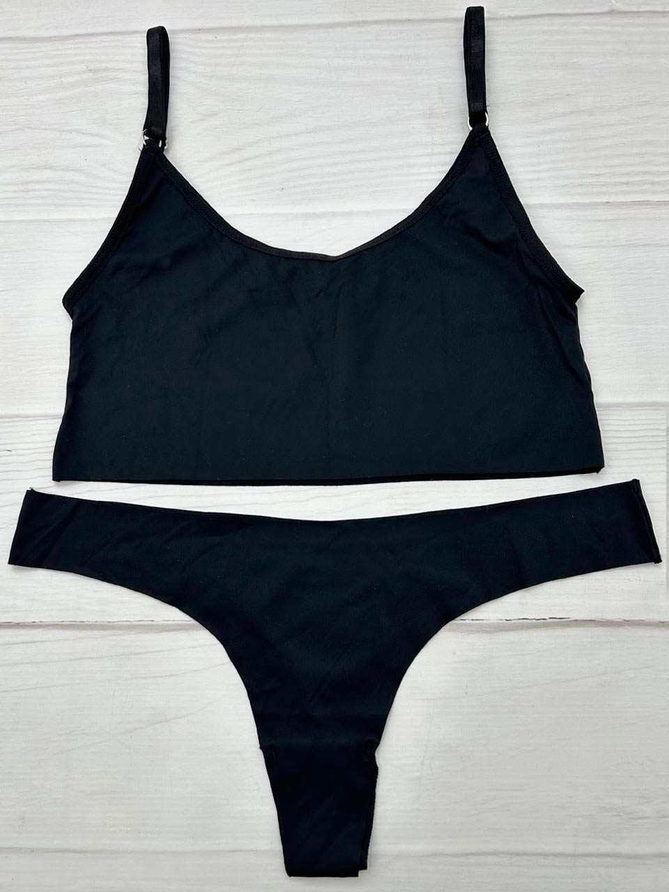 Conjunto invisible negro