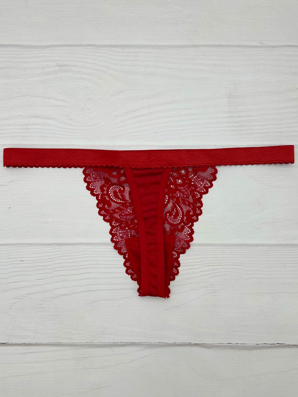 Tanga contorno rojo mariposa
