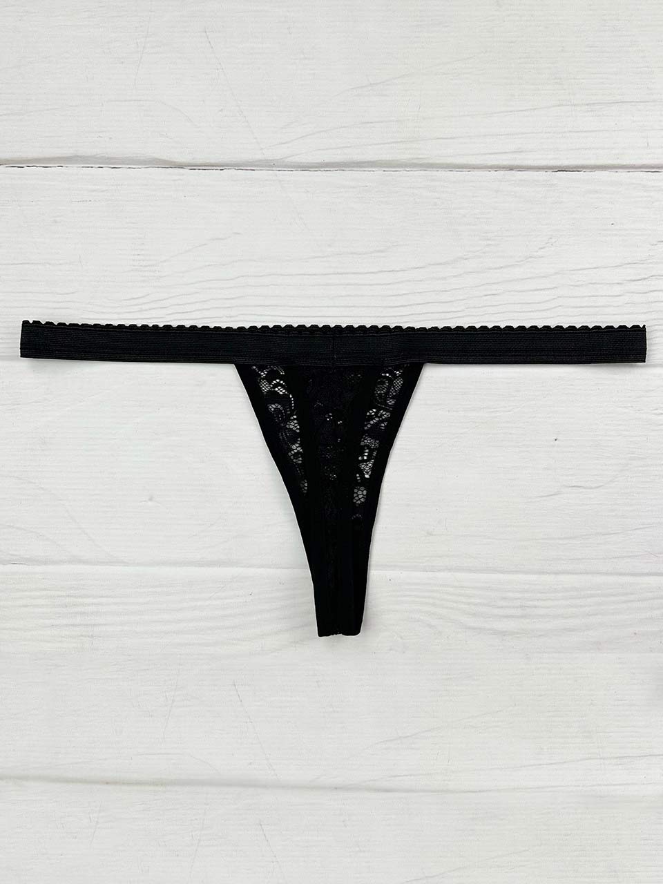 Tanga contorno negra
