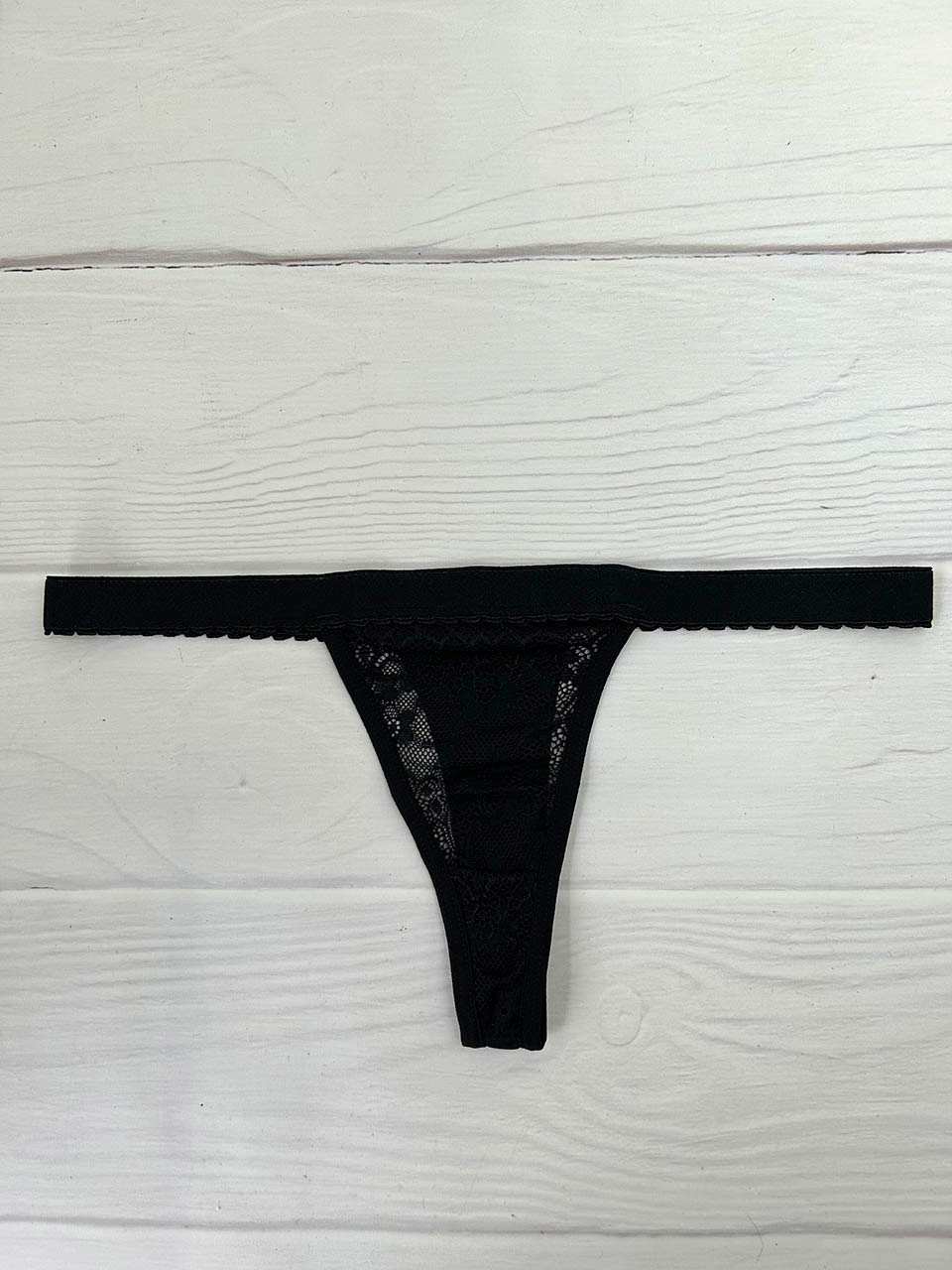 Tanga contorno negra