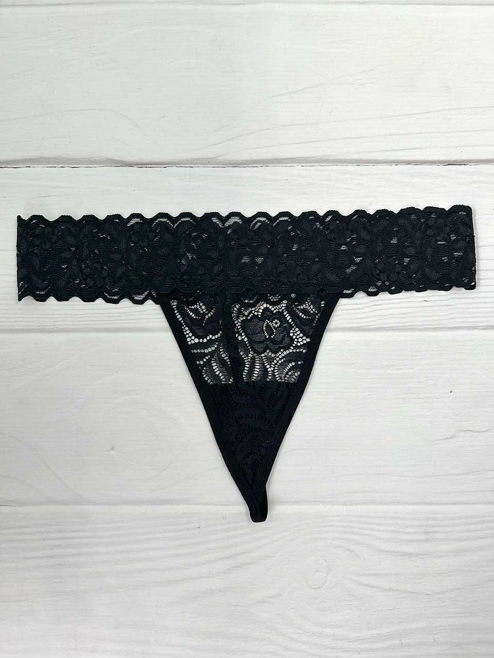 Tanga franja hilo negra