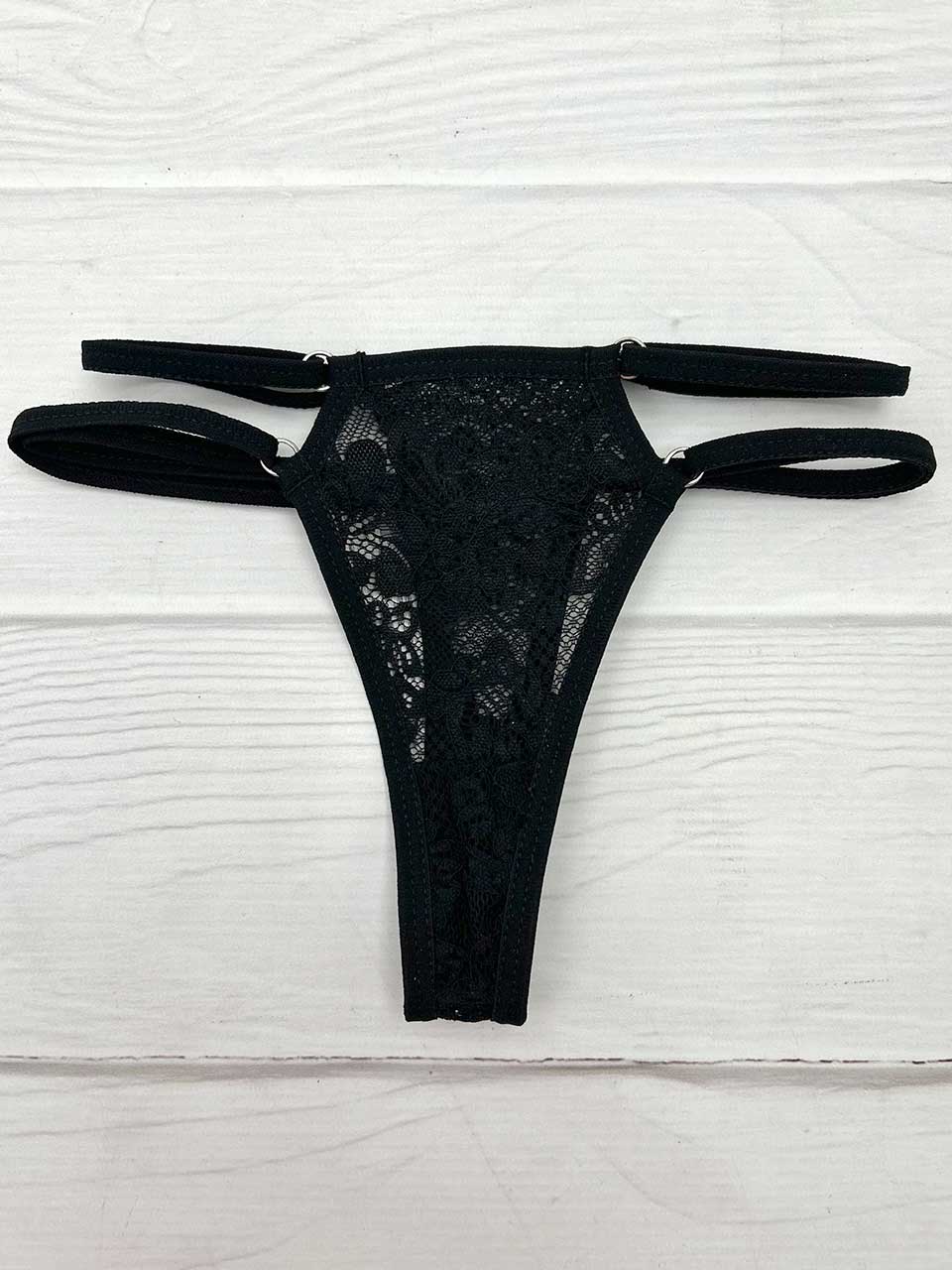 Tanga triangulo negro