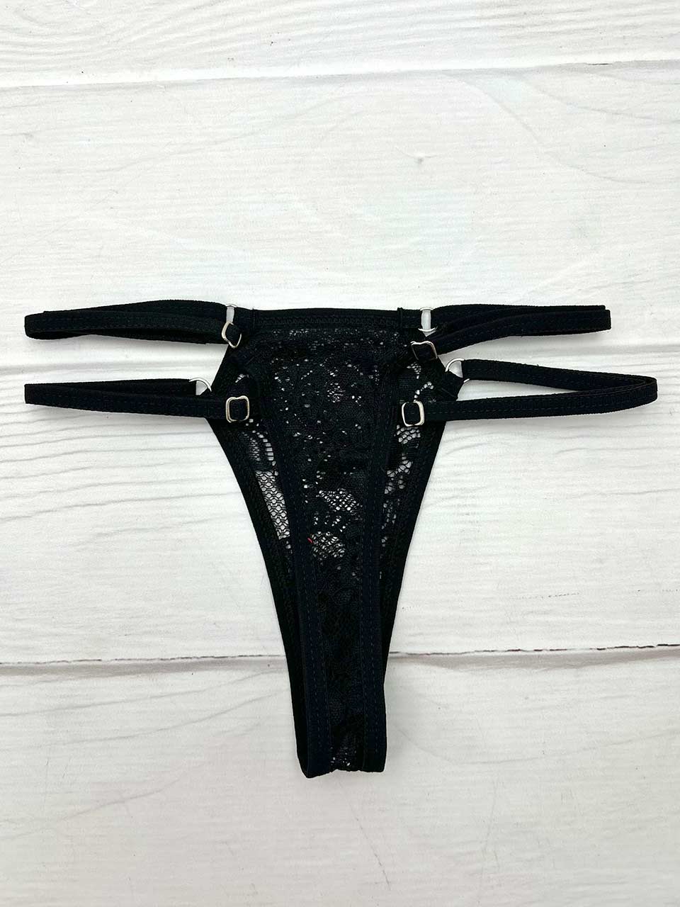 Tanga triangulo negro