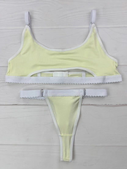 Conjunto deportivo amarillo