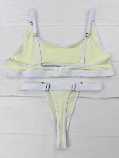 Conjunto deportivo amarillo