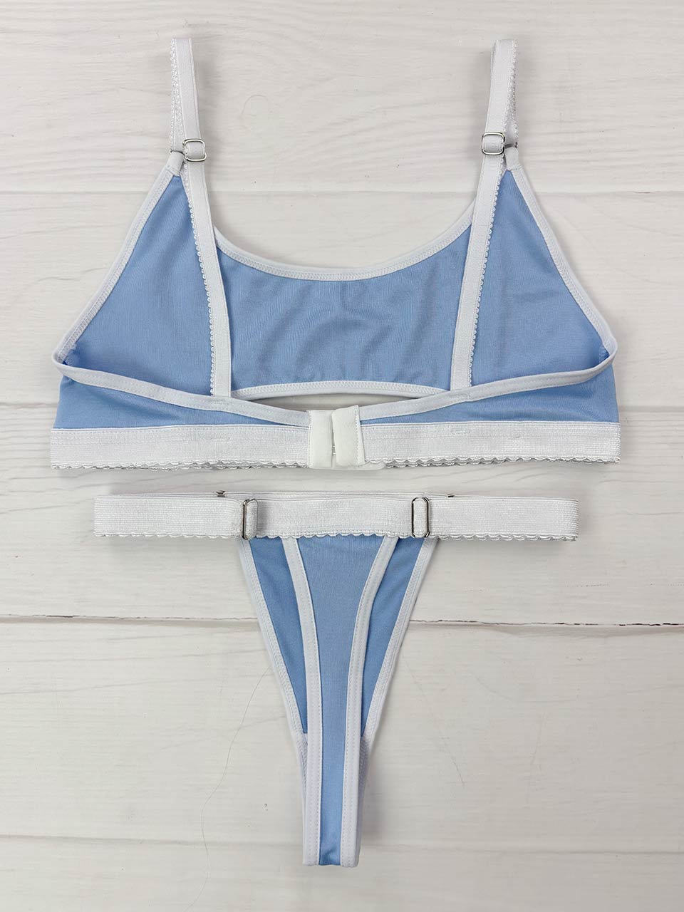 Conjunto deportivo azul
