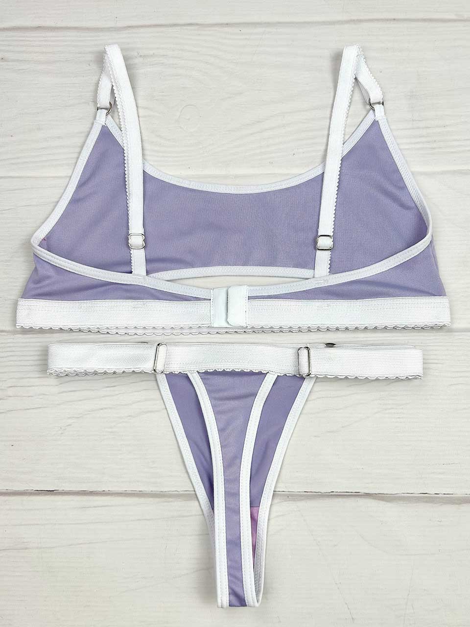 Conjunto deportivo lila