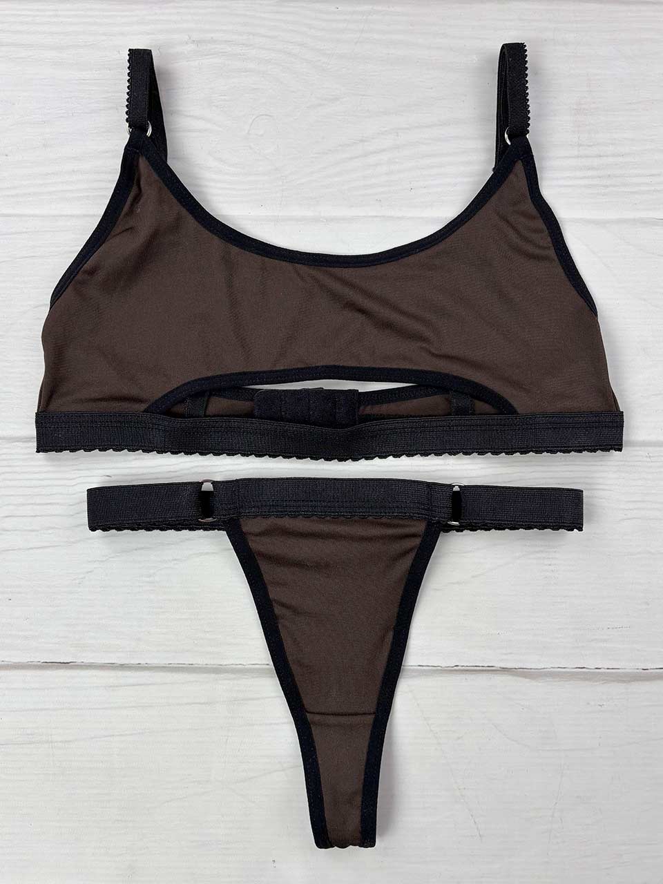 Conjunto deportivo cafe