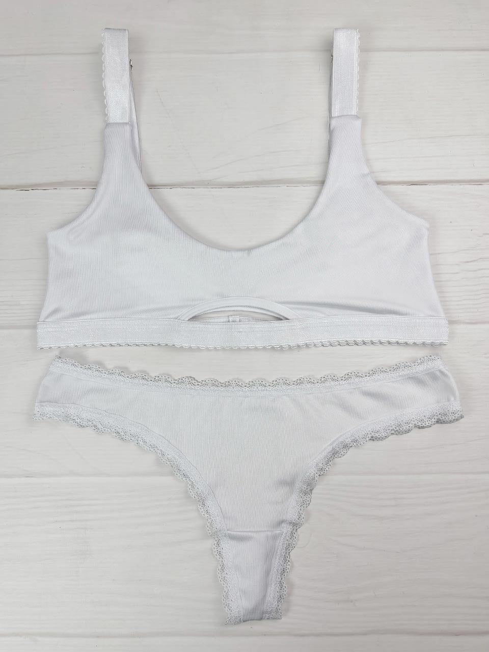Conjunto esencial blanco