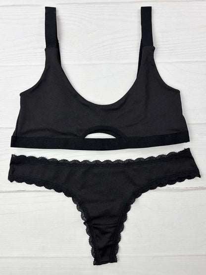 Conjunto esencial negro