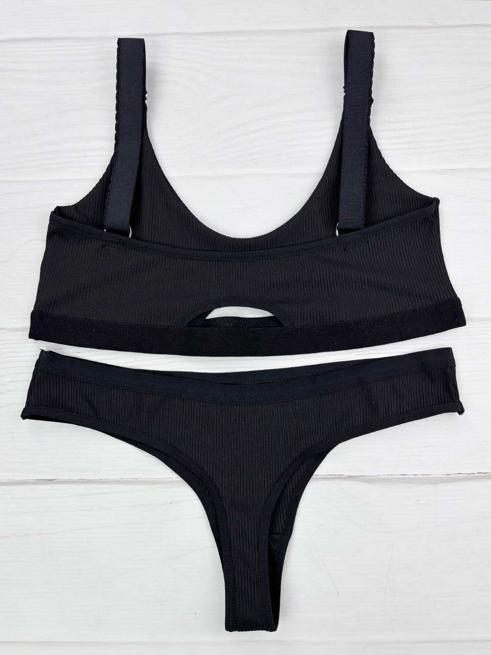 Conjunto rib  esencial negro