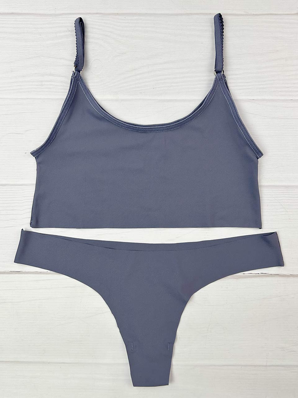 Conjunto invisible gris