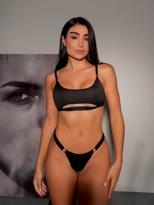 Conjunto deportivo negro